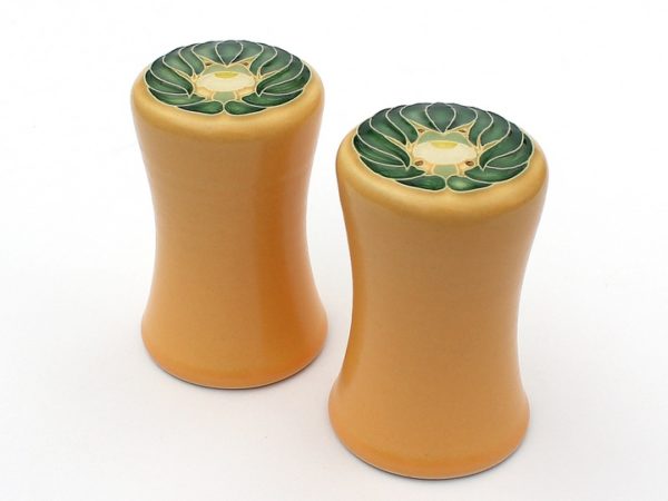 Peacock flower salt and pepper set - Image 2