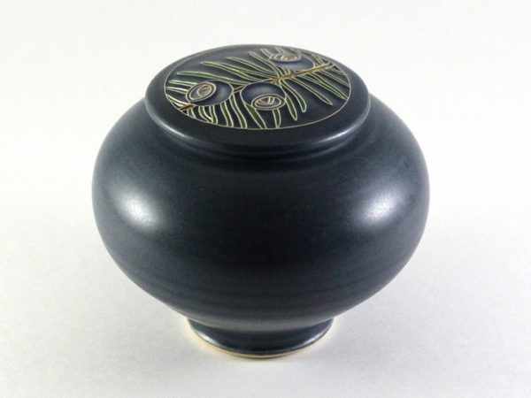 Yew covered jar - Image 3