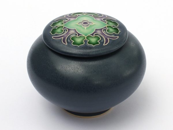 Trellis covered jar - Image 2