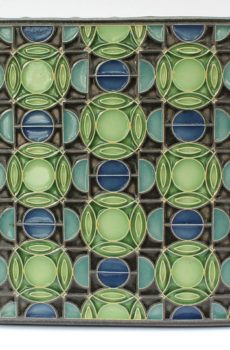 Split circles tile