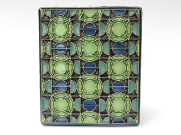 Split circles tile