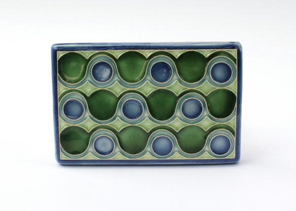 Bubble dots tile