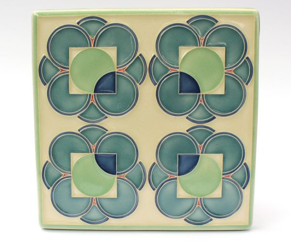 Four flowers tile