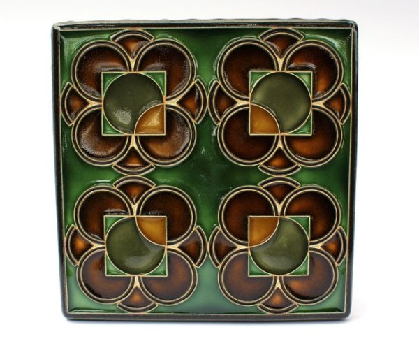 Four flowers tile