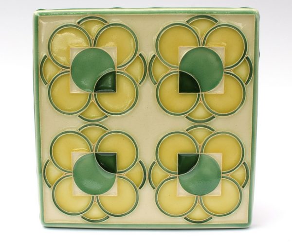 Four flowers tile