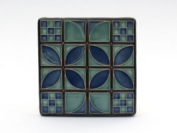 Lattice tile