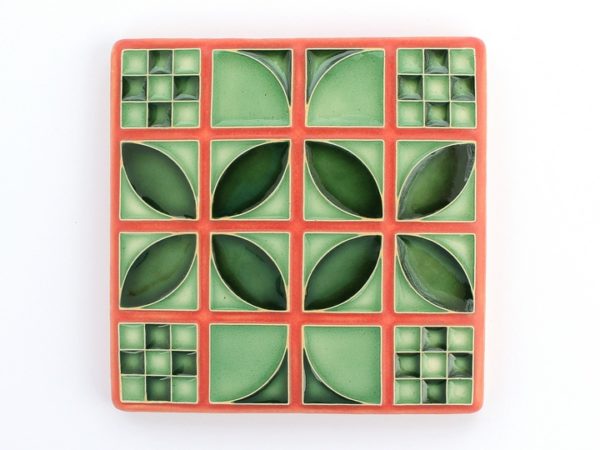 Lattice tile