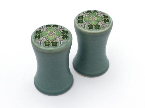 Trellis salt and pepper set - Image 2