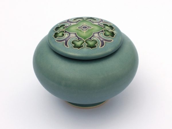 Trellis covered jar - Image 3