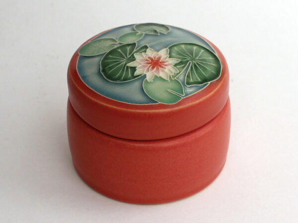 Water lily trinket box